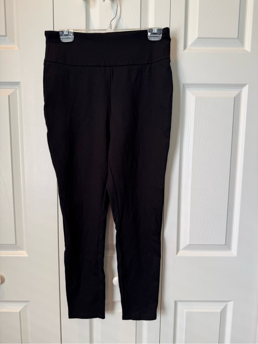 # crown & ivy Black High-Waist Ponte Leggings